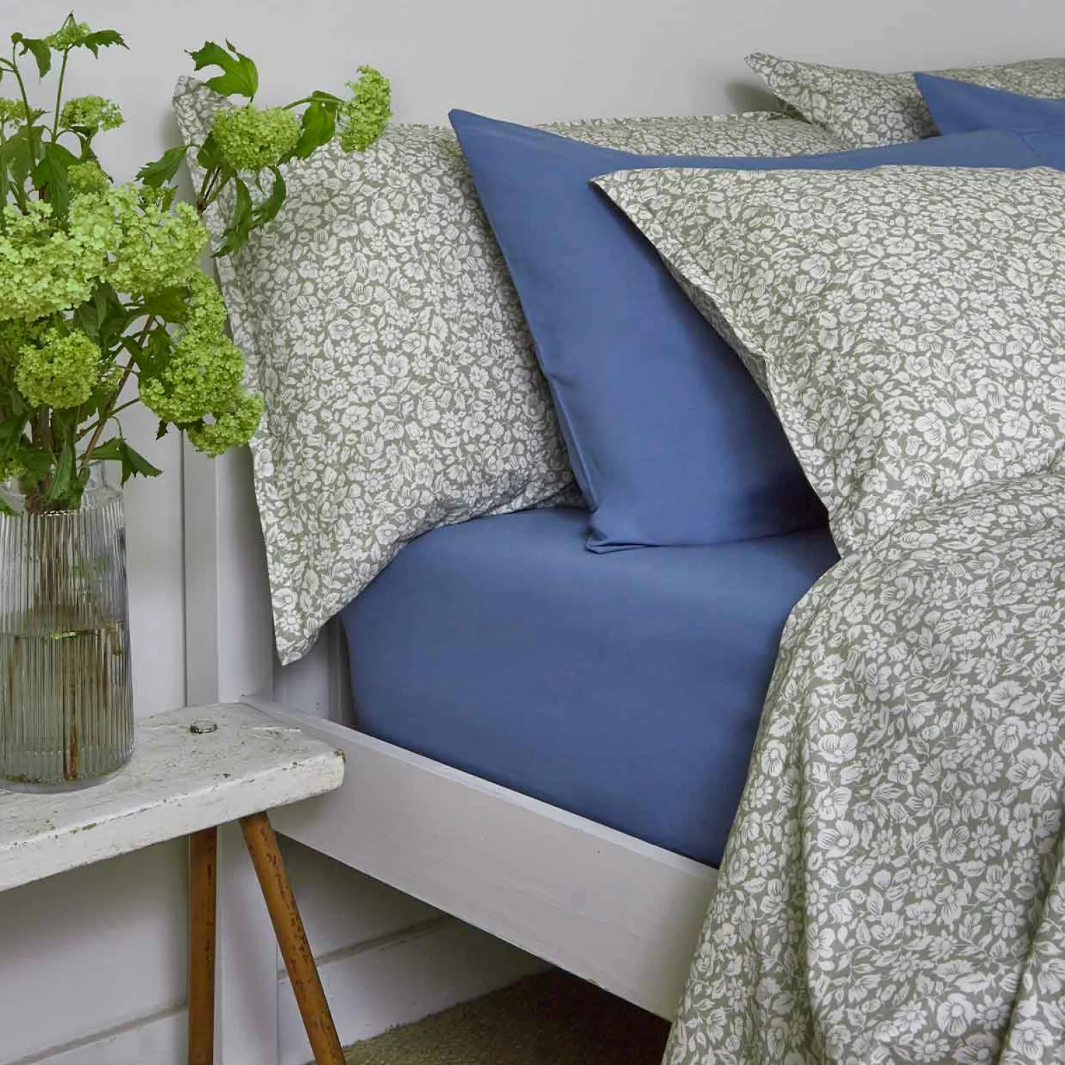 Pear Meadow Floral Cotton Pillowcases (Pair)